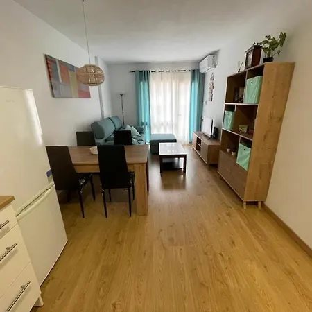 Fantastico Piso Con Terraza En Corazon De Fenals * Lloret de Mar
