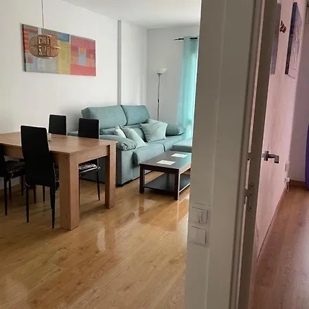 Fantastico Piso Con Piscina En Corazon De Fenals アパート